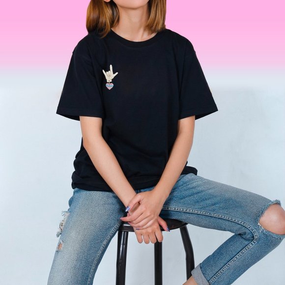 Love You ASL Sign Language Pin 🤟❤️💙💜💛💚 - Picture 5 of 5